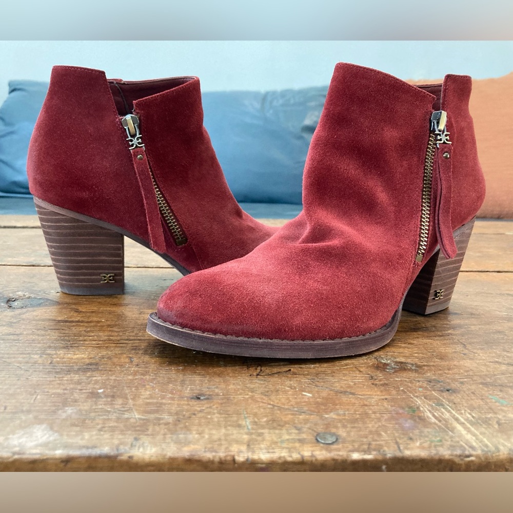 Sam Edelman Booties, size 7.5. Red/rust suede.